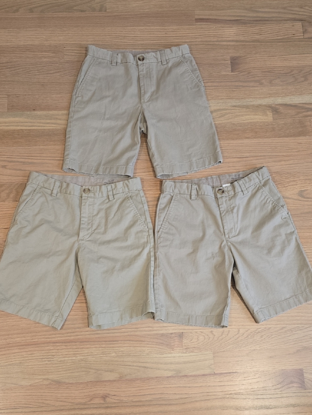 VGUC 3 Vineyard Vines Khaki Shorts